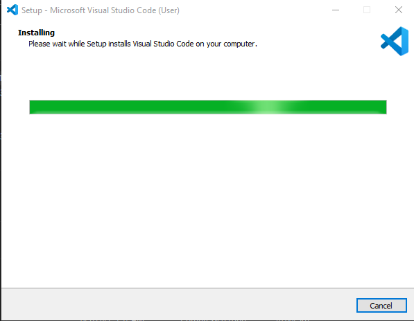 Okno instalace Microsoft VS Code s indikátorem průběhu a zprávou s textem Instalace, čekejte prosím, než instalační program nainstaluje Visual Studio Code do vašeho počítače.