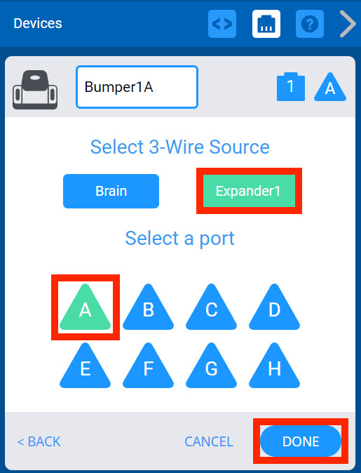 Menu Perangkat VEXcode V5 dengan opsi port untuk perangkat 3-Wire baru ditampilkan. Di atas, ada opsi untuk memilih antara port 3-Wire Brain atau port 3-Wire Expander, dalam contoh ini nama Expander ditampilkan sebagai Expander1. Dalam contoh ini, port A pada Expander1 telah dipilih. Di bawah, tombol Selesai disorot.