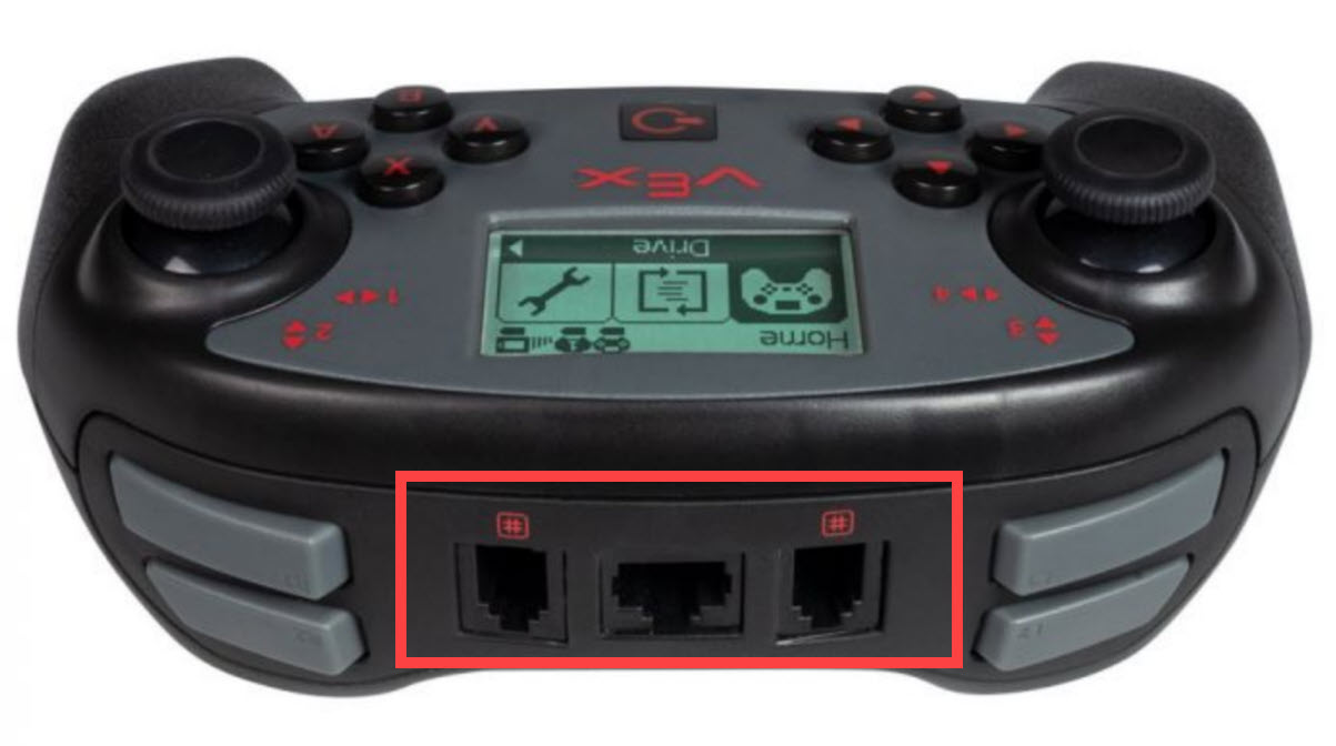 Parte frontal del controlador V5 con sus dos puertos inteligentes y un puerto de competencia resaltados entre los botones superiores del controlador.