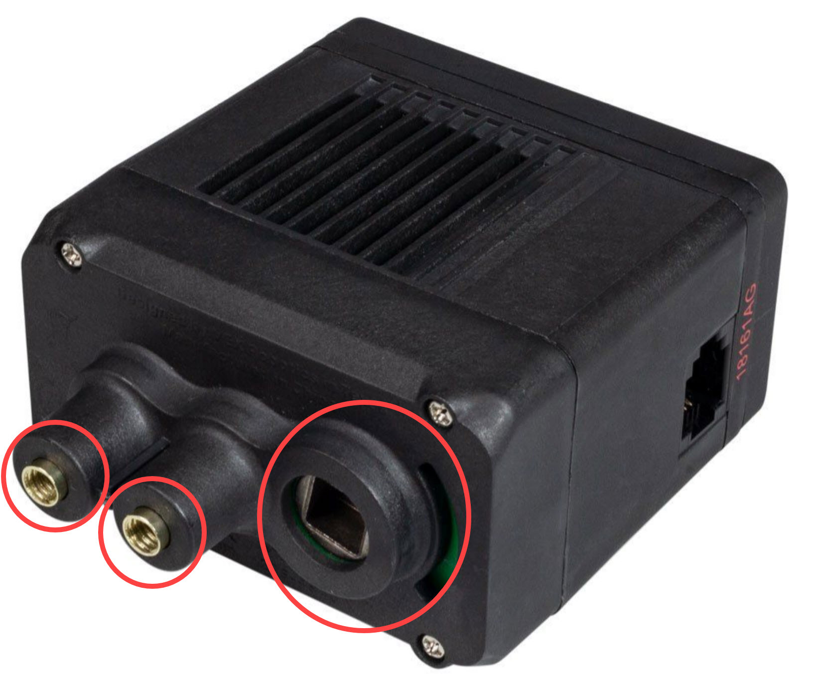 El lado del motor inteligente V5 se muestra con sus dos insertos roscados para los tornillos VEX #8-32 resaltados. El enchufe del eje del motor inteligente y la ventana de media luna también están resaltados y se encuentran juntos cerca de los insertos roscados.