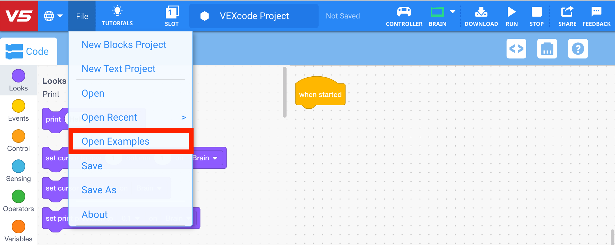VEXcode V5-werkbalk met het menu Bestand geopend en de optie Voorbeelden openen gemarkeerd. Open voorbeelden is de vijfde optie in het menu, onder Nieuw blokkenproject, Nieuw tekstproject, Openen en Recente bestanden openen.