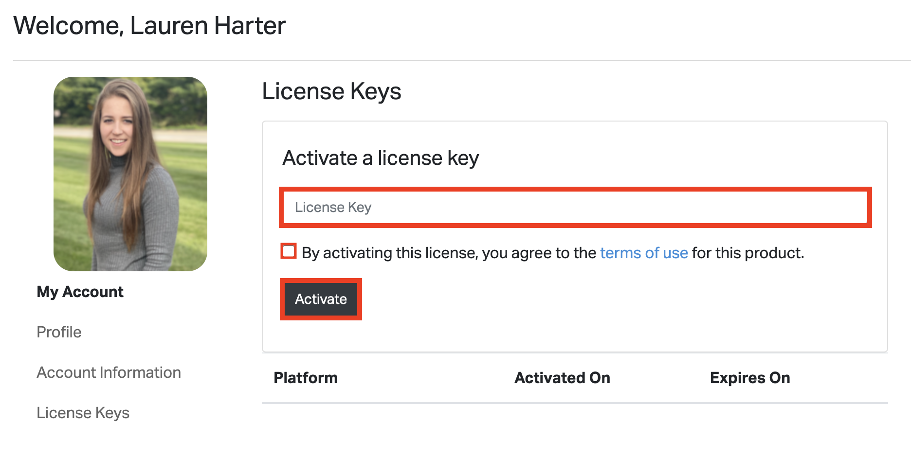 Captura de pantalla de la interfaz del sistema de licencias VEXcode VR, que muestra opciones e información para que los usuarios administren su entorno de programación de robots virtuales.