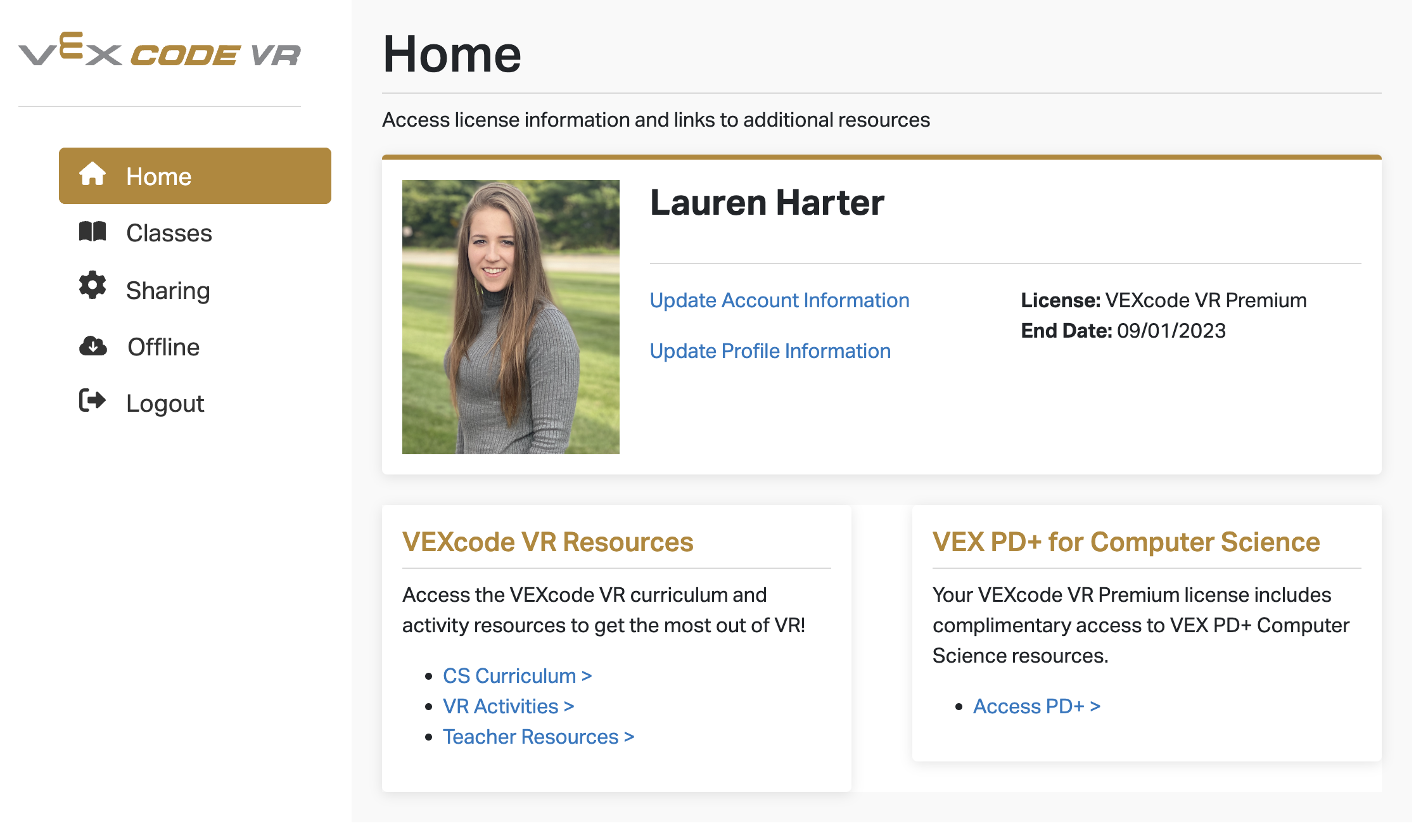 Captura de pantalla de la interfaz del sistema de licencias VEXcode VR, que muestra las opciones para administrar las licencias de usuario y el acceso al entorno de programación en línea para la educación en robótica virtual.