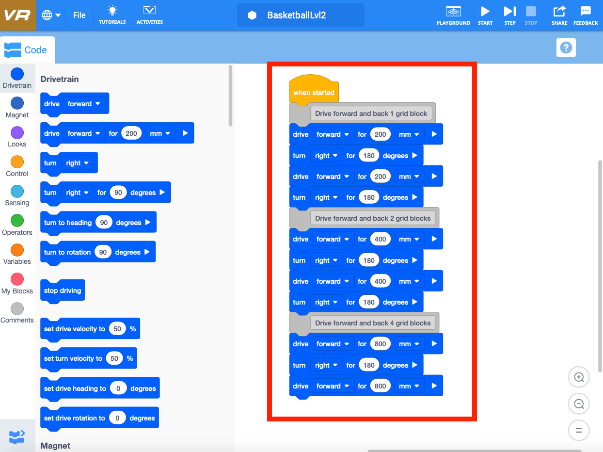 Screenshot van de VEXcode VR-interface met de op blokken gebaseerde codeeromgeving, ontworpen voor het onderwijzen van codeerconcepten via virtuele robotica, geschikt voor gebruik in de klas en STEM-onderwijs.