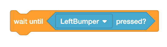 Tangkapan layar tutorial VEXcode VR yang menunjukkan robot virtual dengan bumper yang disorot, menunjukkan tindakan untuk menunggu hingga bumper ditekan selama pemrograman.