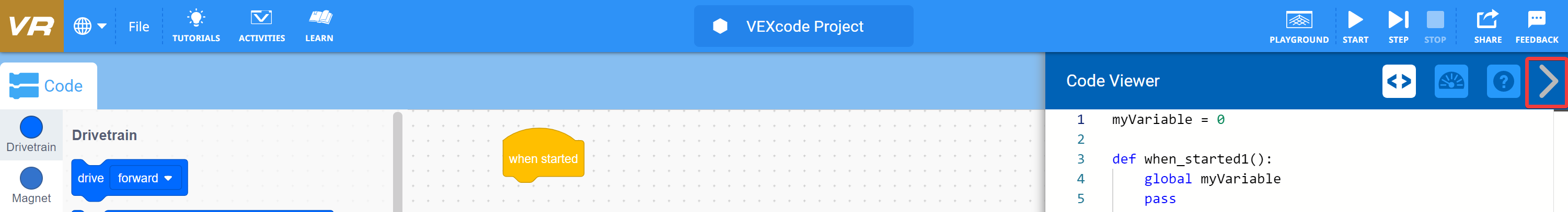 Ảnh chụp màn hình giao diện VEXcode VR hiển thị môi trường mã hóa theo khối để lập trình robot ảo, minh họa phần hướng dẫn dành cho người dùng đang tìm hiểu các khái niệm mã hóa.