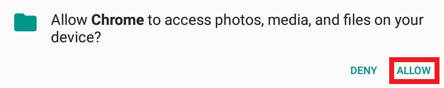 Snímek obrazovky rozhraní VEXcode VR zobrazující možnosti Načíst a Uložit s tlačítky a nabídkami pro správu projektů v online programovacím prostředí určeném pro výuku kódování s virtuálními roboty.