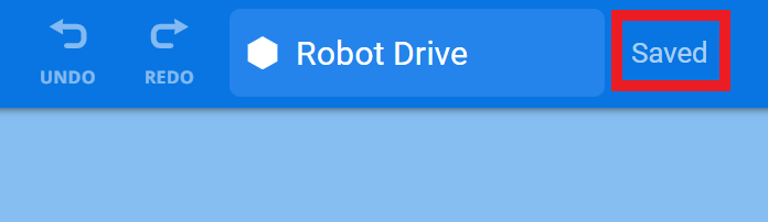 VEXcode VR sąsajos ekrano kopija, kurioje rodoma Load and Save funkcija, išryškinanti programavimo projektų išsaugojimo ir įkėlimo virtualioje roboto aplinkoje parinktis.