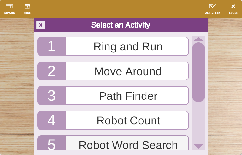Screenshot di 123 Playspace in VEXcode VR, che mostra l'ambiente virtuale del robot in cui gli utenti possono creare e testare il codice utilizzando un'interfaccia basata su blocchi, progettata per scopi didattici nell'apprendimento STEM.