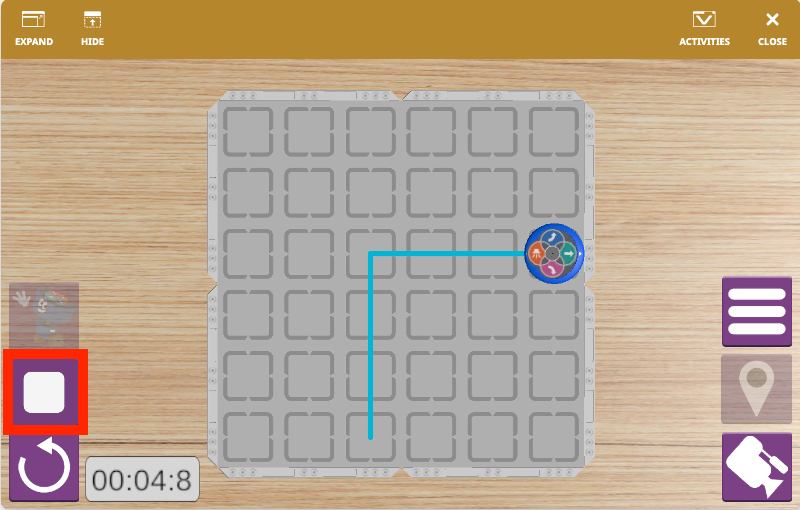 VEXcode VR 123 प्लेस्पेस का स्क्रीनशॉट, जिसमें एक वर्चुअल रोबोट और प्रोग्रामिंग इंटरफ़ेस दिखाया गया है, जिसे कोडिंग शिक्षा और STEM सीखने के लिए डिज़ाइन किया गया है।