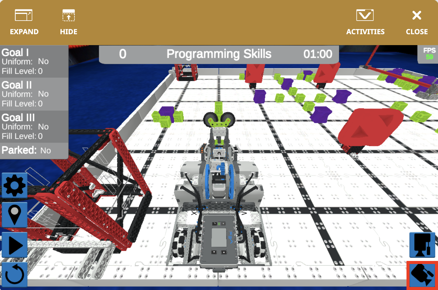 VEXcode VR saskarnes ekrānuzņēmums, kurā parādīta VIQC Full Volume (2023-2024) programmēšanas vide, kurā ir ietvertas bloku un teksta kodēšanas iespējas kodēšanas koncepciju apguvei ar virtuālo robotu.