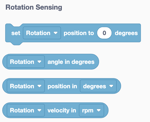 Diagramme illustrant la disposition du terrain de jeu VRC Over Under pour la saison 2023-2024, présentant les zones désignées pour l'interaction avec les robots et les zones de notation dans l'environnement de programmation VEXcode VR.