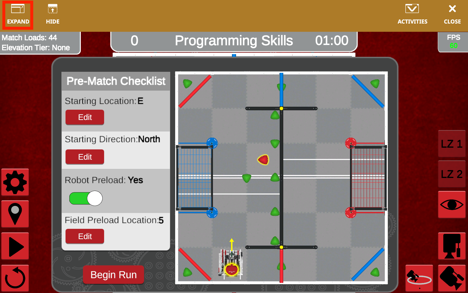 VEXcode VR programlama ortamı için kullanıcıların oyun tarzını anlamalarına yardımcı olmak üzere tasarlanmış bölgeler, engeller ve puanlama alanları gibi çeşitli unsurları içeren VRC Over Under 2023-2024 oyun alanı düzenini gösteren diyagram.