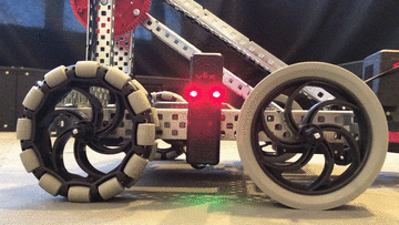 Animuotas GIF, kuriame rodomas lenktynių robotas, demonstruojantis jo funkcijas ir galimybes V5 robotikos sistemoje.