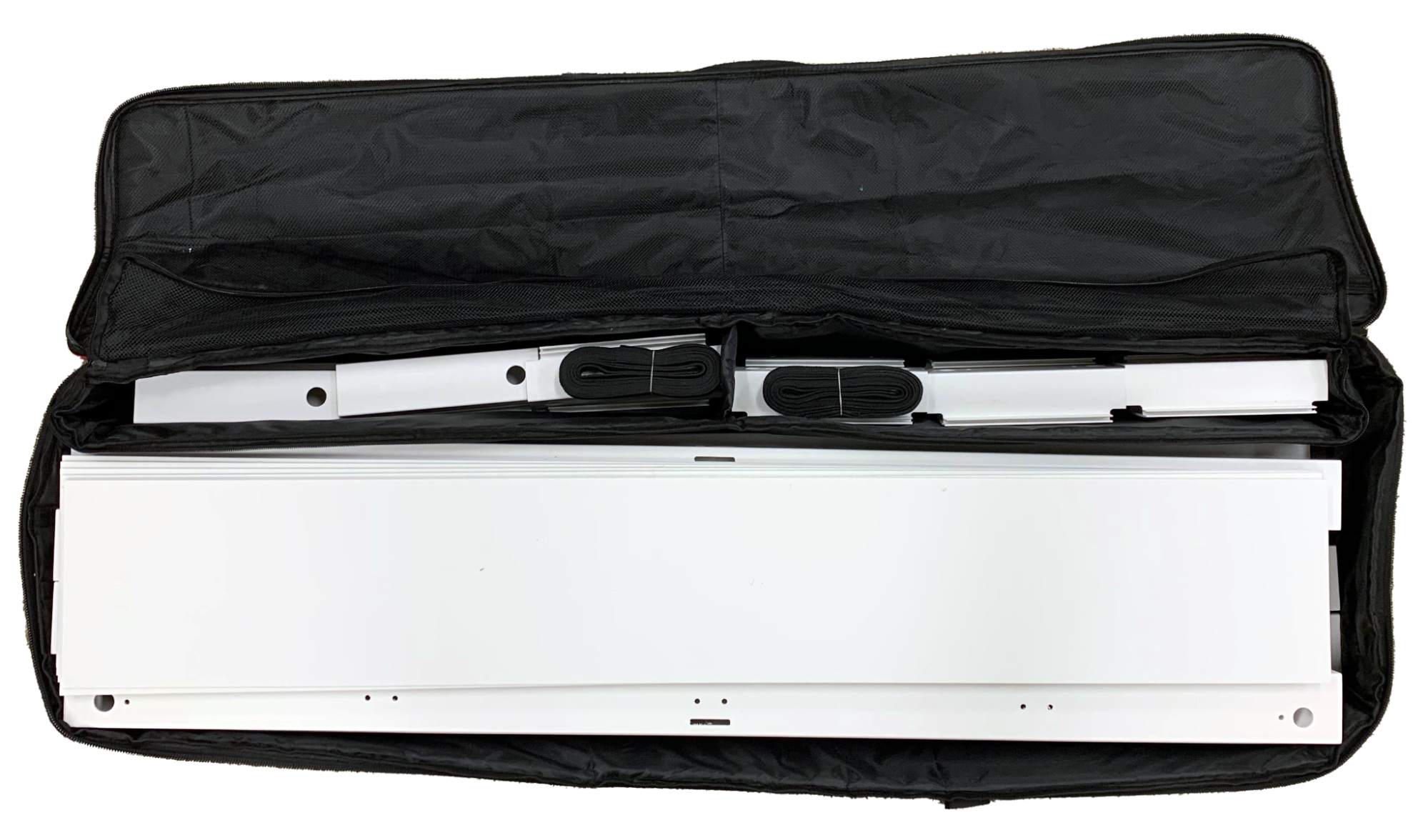 Hình ảnh cho thấy nhiều dây đeo được sắp xếp trong các túi, minh họa các thành phần được sử dụng trong robot thi đấu V5.