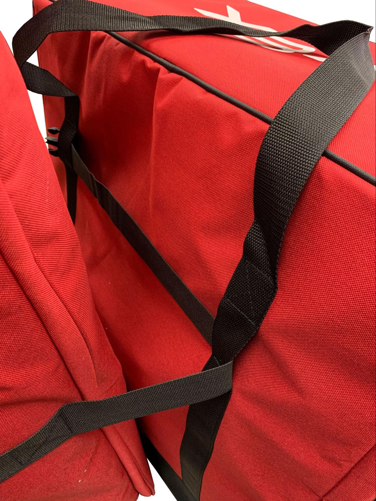 Eine Kollektion von V5-Wettkampfrobotertaschen in verschiedenen Designs und Größen zum Ordnen und Transportieren von Roboterkomponenten und Zubehör.