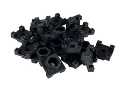 Diagram znázorňující strukturální komponenty kategorie V5, zdůrazňující klíčové vlastnosti a vztahy v rámci systému.