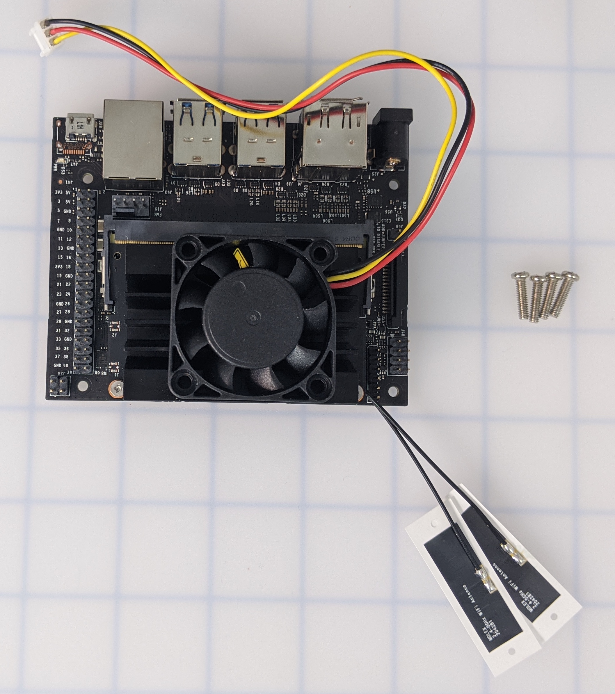 V5 カテゴリでの構成に必要なラベル付きコンポーネントと接続を含む、VEX AI のセットアップ プロセスを示す図。