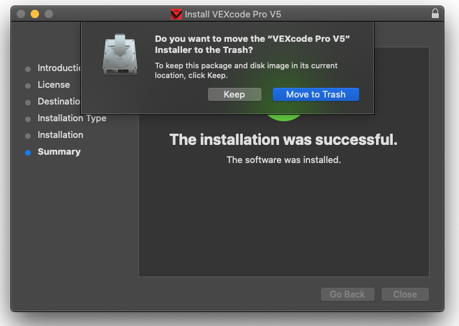 Screenshot des VEX V5-Installationsprozesses, der schrittweise Anleitungen und visuelle Elemente zur Einrichtung des V5-Systems anzeigt.