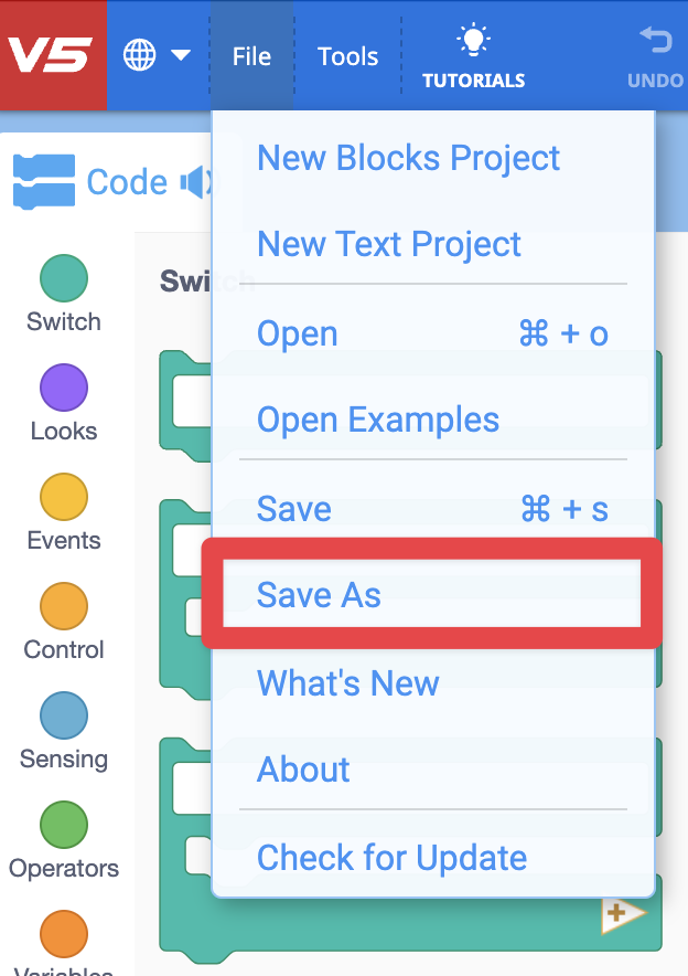 O menu Arquivo no VEXcode é aberto com as seguintes opções: Novo Projeto de Blocos, Novo Projeto de Texto, Abrir, Abrir Exemplos, Salvar, Salvar Como, Novidades, Sobre e Verificar Atualizações. A opção Salvar como é destacada com uma caixa vermelha.