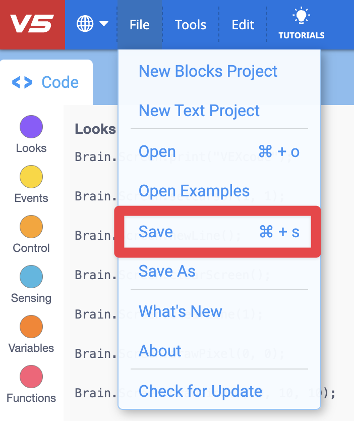 VEXcode のファイル メニューが開き、次のオプションが表示されます: 新しいブロック プロジェクト、新しいテキスト プロジェクト、開く、例を開く、保存、名前を付けて保存、新機能、バージョン情報、更新の確認。 保存オプションは赤いボックスで強調表示されます。