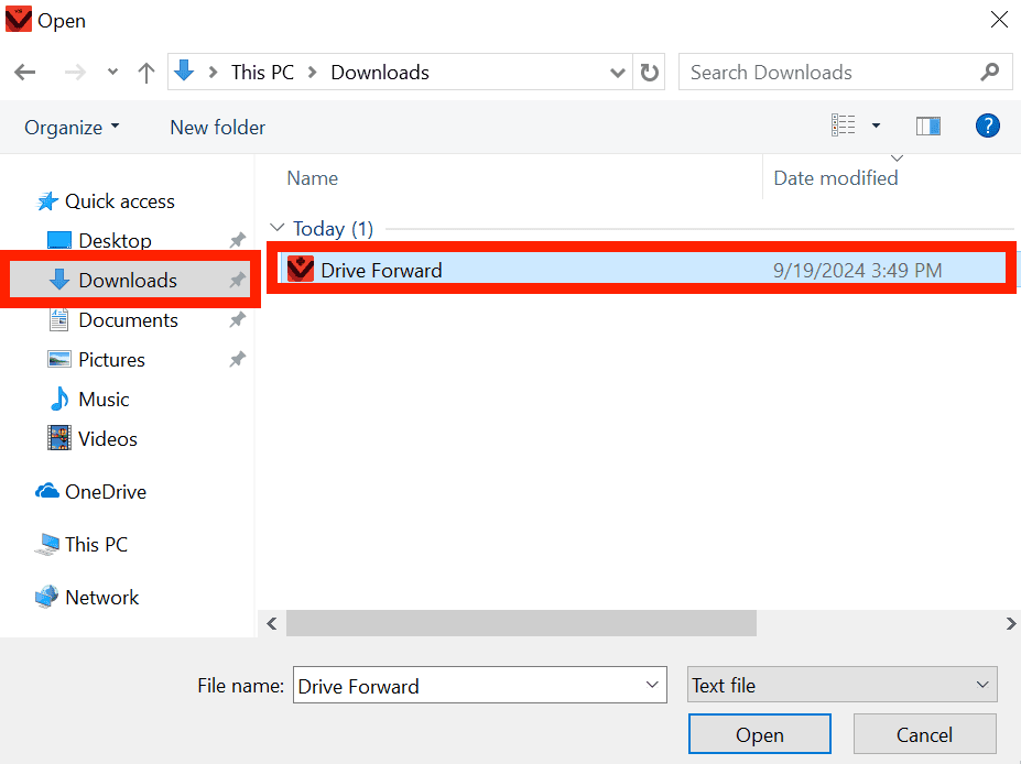 Меню «Файл» пристрою Windows із виділеною опцією «Завантаження» в меню зліва. Проект Drive Forward виділено в головному вікні праворуч, вказуючи, який проект вибрано.