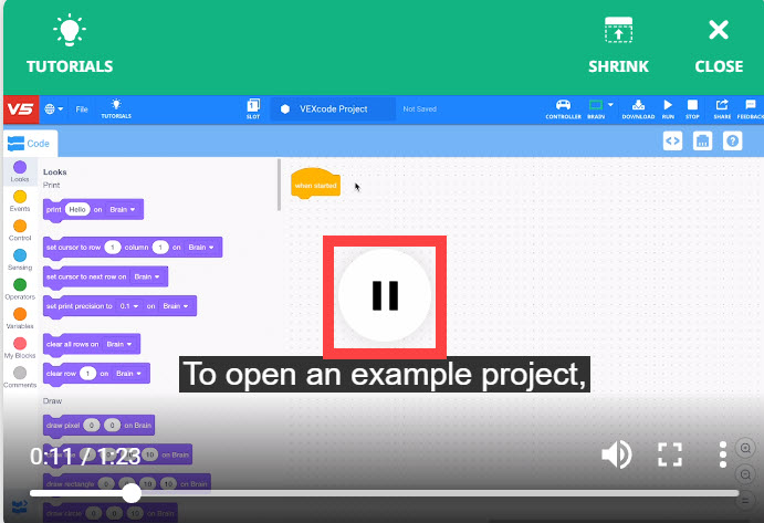 Näyttökaappaus VEX Robotics -projektin ohjeliittymästä, jossa näkyy keskeytetty tila, jossa on projektin tiedot ja apuvaihtoehdot, jotka liittyvät V5-luokan kuvaukseen.