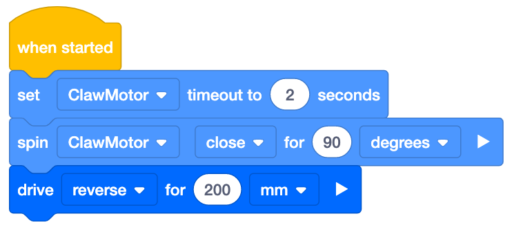 VEXcode IQ-blockprojekt som använder ett motortimeout-block för att snurra klomotorn stängd i 90 grader eller tills 2 sekunder har gått innan roboten flyttas. Projektet visar När den startas, sätt ClawMotor-timeout till 2 sekunder och snurra ClawMotor 90 grader för att stänga den. Kör slutligen bakåt i 200 mm.