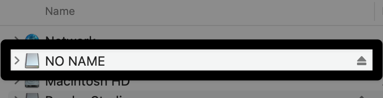 Captura de ecrã da pasta de gestão de ficheiros de um dispositivo, com o dispositivo "Sem nome" destacado.