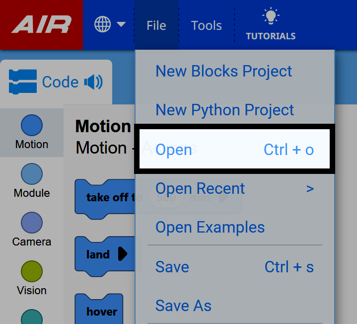 VEXcode AIR File мәзірі Ашу опциясы бөлектелген және Ctrl + O пернелер тіркесімі көрсетілген кезде ашылады.