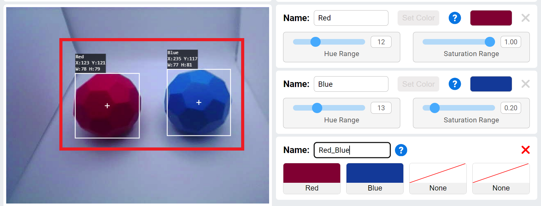 Video plūsmā ir redzami zilie un sarkanie kubi, kas novietoti pārāk tālu viens no otra, un mākslīgā intelekta redzes sensors tos identificē kā divus atsevišķus krāsu parakstus.