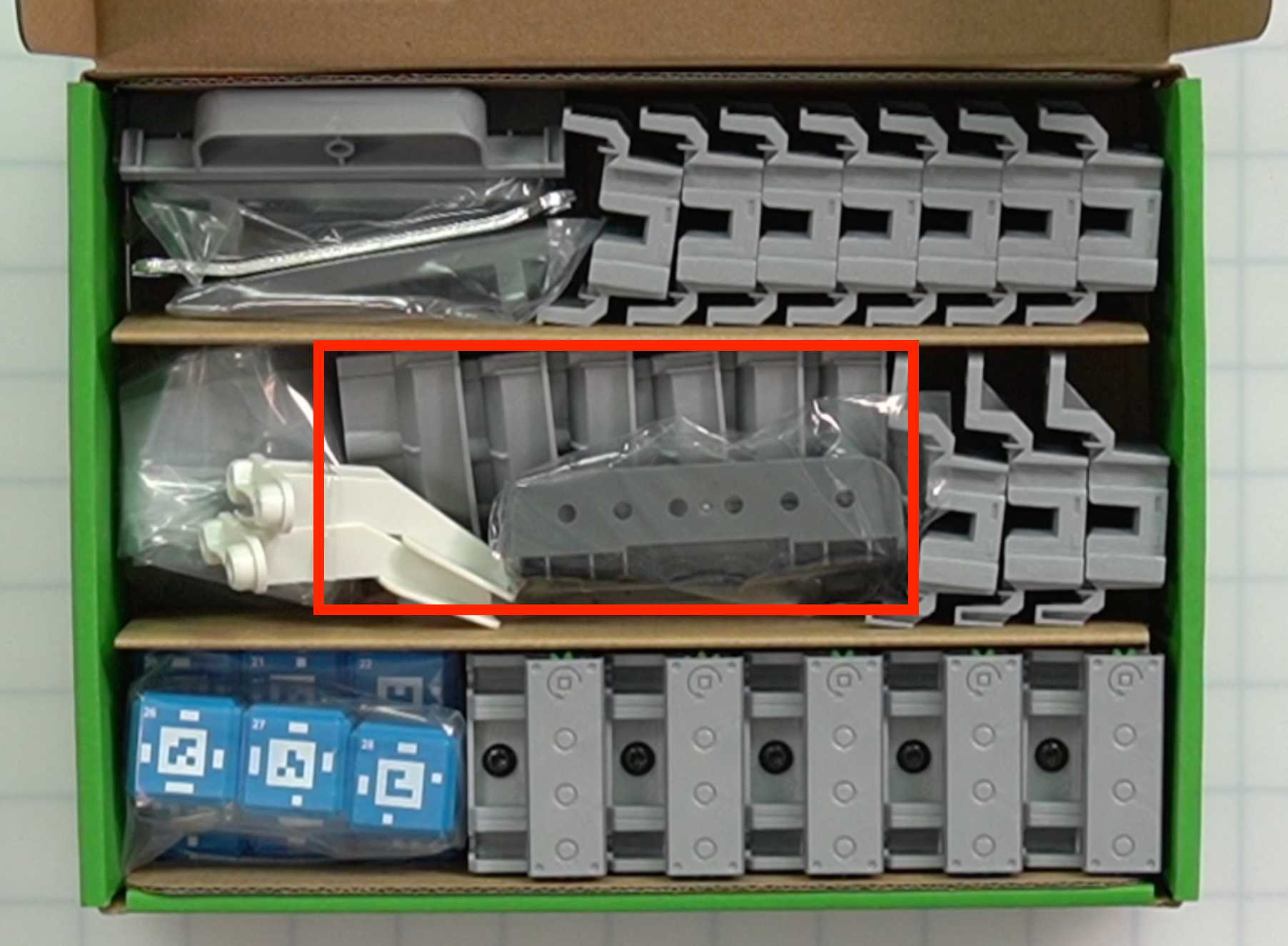 CTE Workcell Kit parts locations on the center of the box.