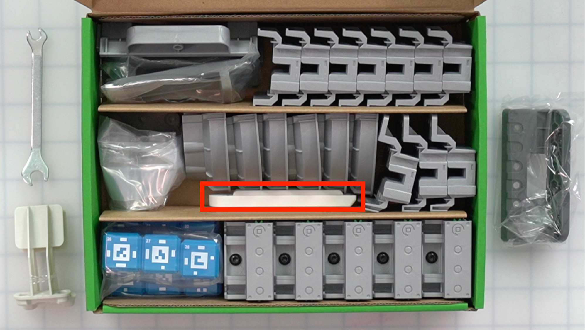 CTE Workcell Kit parts locations on the center of the box.