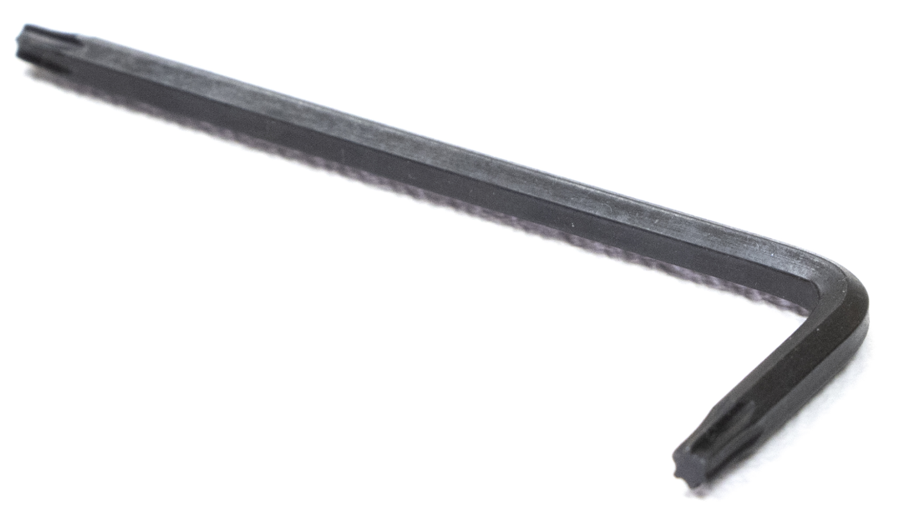 Γωνιακή όψη του T15 Star Drive Key για να απεικονιστεί το γενικό σχήμα L. Και τα δύο άκρα του κλειδιού έχουν τέτοιο σχήμα ώστε να μπορούν να βιδώνονται βίδες.