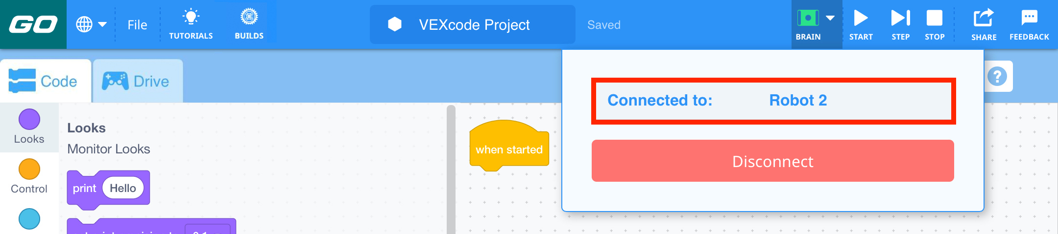 Χρησιμοποιήστε το VEXcode GO με ένα πράσινο εικονίδιο Brain στη Γραμμή Εργαλείων για να υποδείξετε ότι ο Brain έχει συνδεθεί. Ανοίγει το μενού Brain και το μήνυμα Connected To (Συνδεδεμένος με) επισημαίνεται και αναφέρει Robot 2.