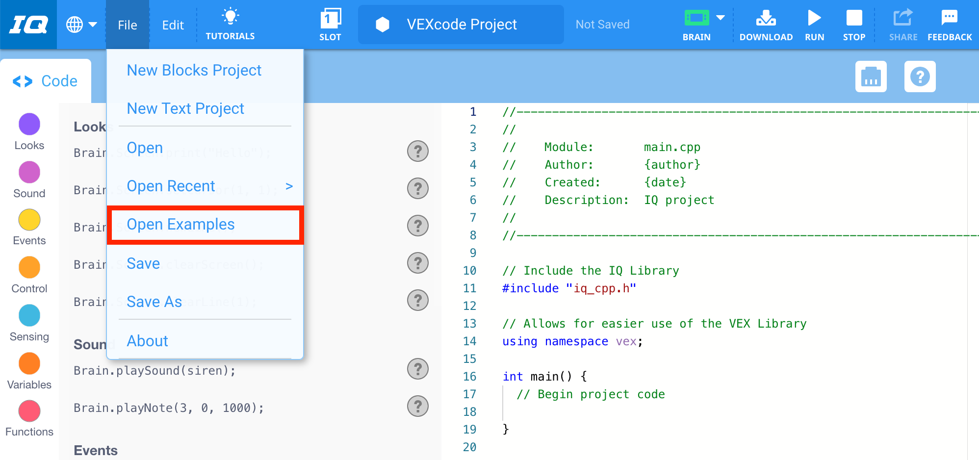 Γραμμή εργαλείων VEXcode IQ με ανοιχτό το μενού Αρχείο και επισημασμένη την επιλογή Άνοιγμα Παραδειγμάτων. Η επιλογή Άνοιγμα Παραδειγμάτων είναι η πέμπτη επιλογή στο μενού, κάτω από τα Νέα Έργα Μπλοκ, Νέο Έργο Κειμένου, Άνοιγμα και Άνοιγμα Πρόσφατων.