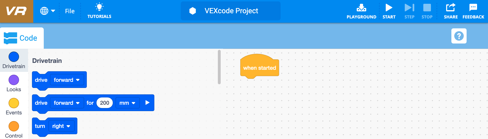 Χώρος εργασίας VEXcode VR που δείχνει το Playground, την παλέτα μπλοκ και την περιοχή κωδικοποίησης