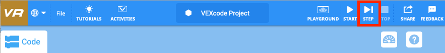 Κουμπί βημάτων στο VEXcode VR για την εκτέλεση ενός έργου ένα μπλοκ τη φορά