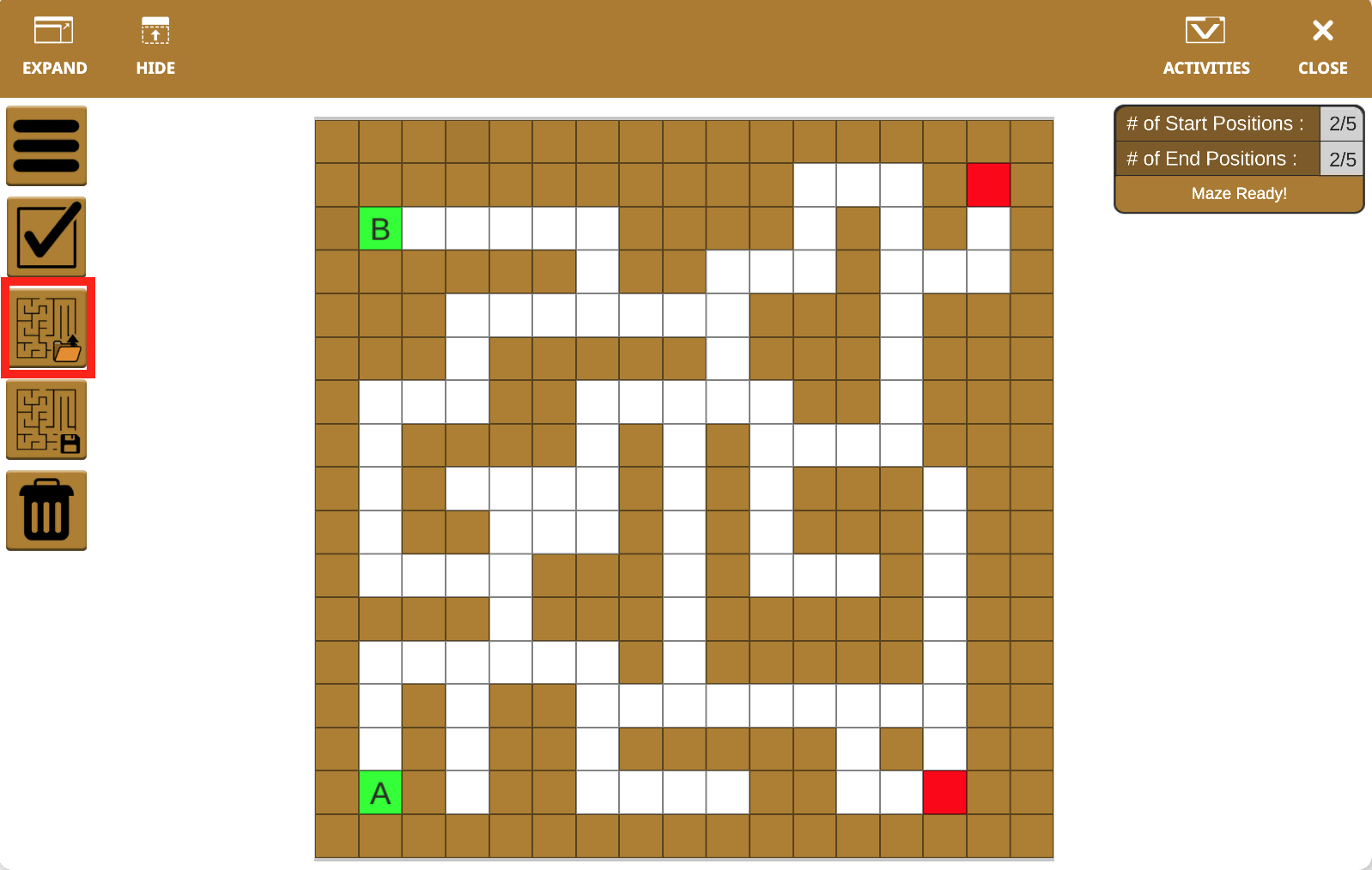 Παιδική χαρά VEXcode VR Wall Maze με χώρο εργασίας μπλοκ και χειριστήρια μεταφόρτωσης/λήψης λαβυρίνθου