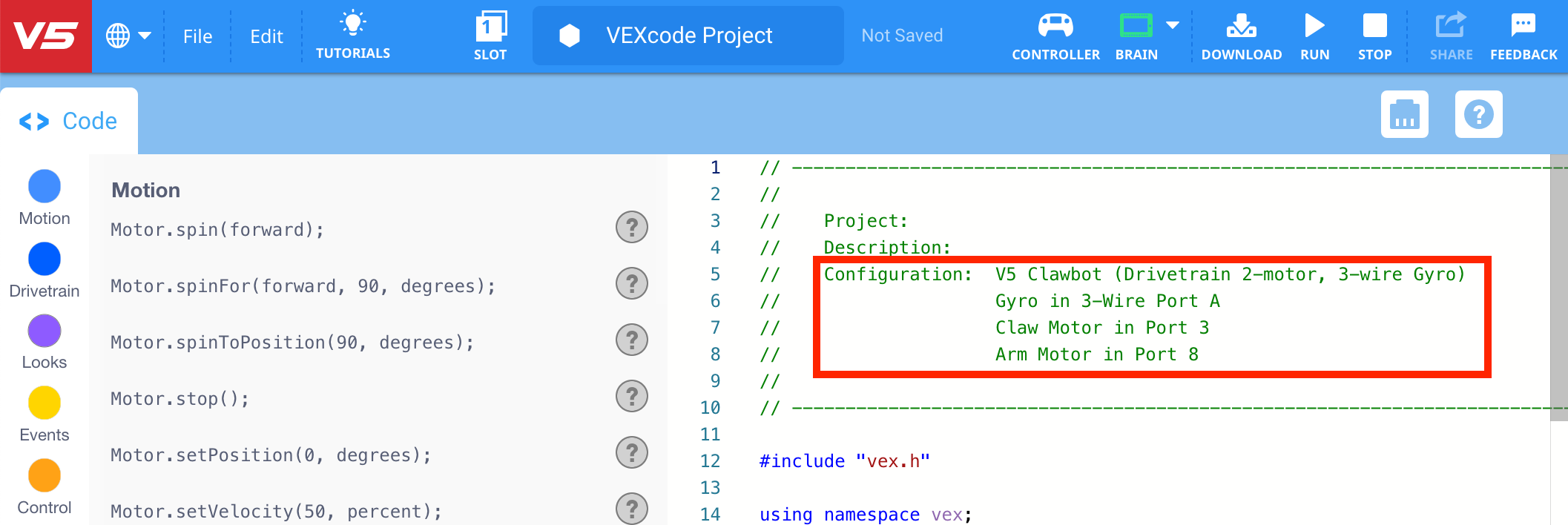 VEXcode V5 με ανοιχτό ένα παράδειγμα έργου προτύπου και με επισημασμένο το πεδίο σχολίου διαμόρφωσης. Αυτό το πρότυπο χρησιμοποιεί πολλαπλές συσκευές και κάθε συσκευή παρατίθεται σε μια νέα γραμμή.
